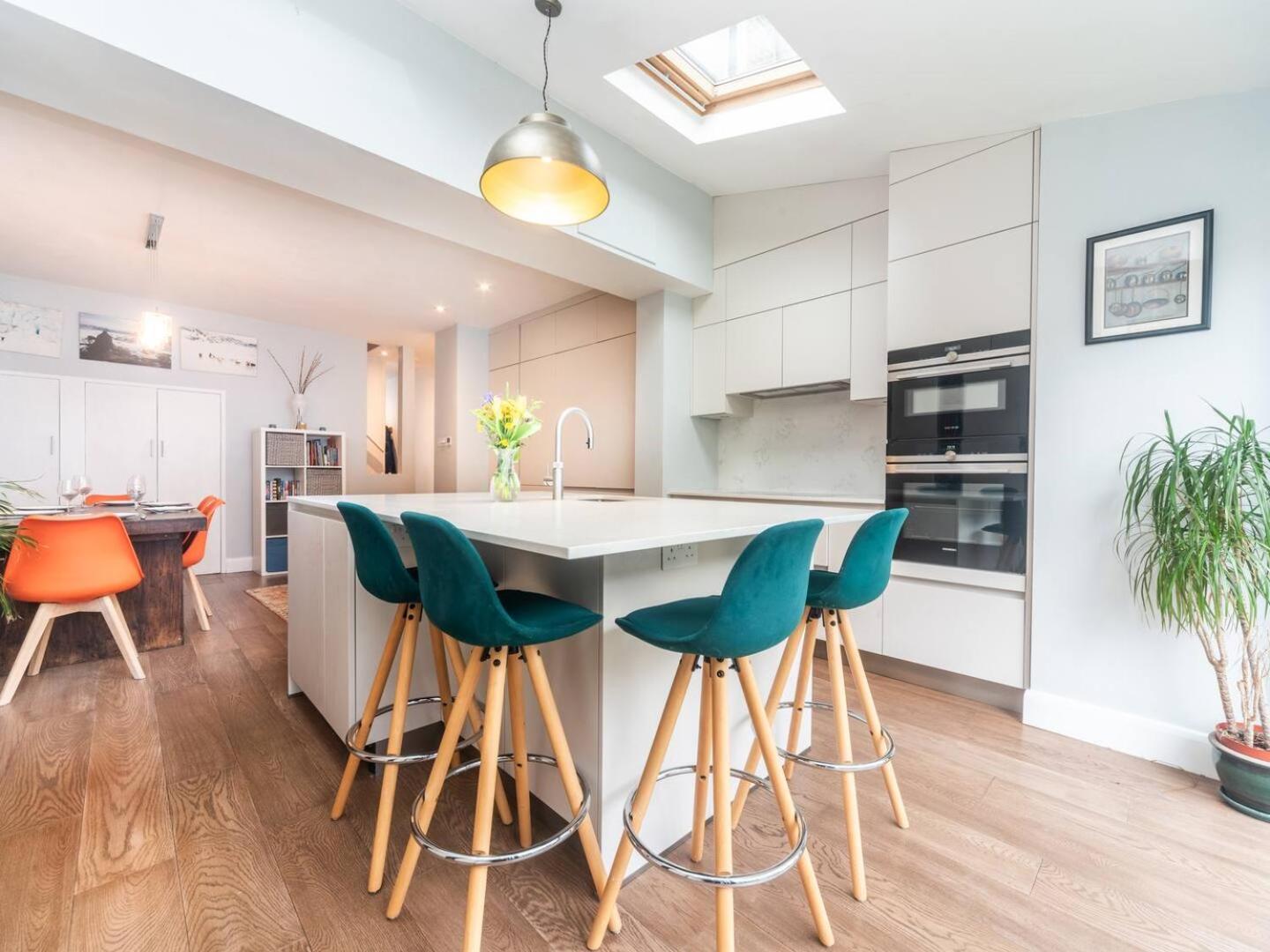 Pass The Keys - Wonderful Family In Earlsfield