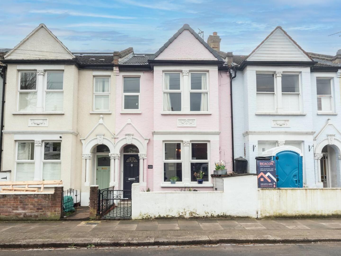 Pass The Keys - Wonderful Family In Earlsfield * Londra